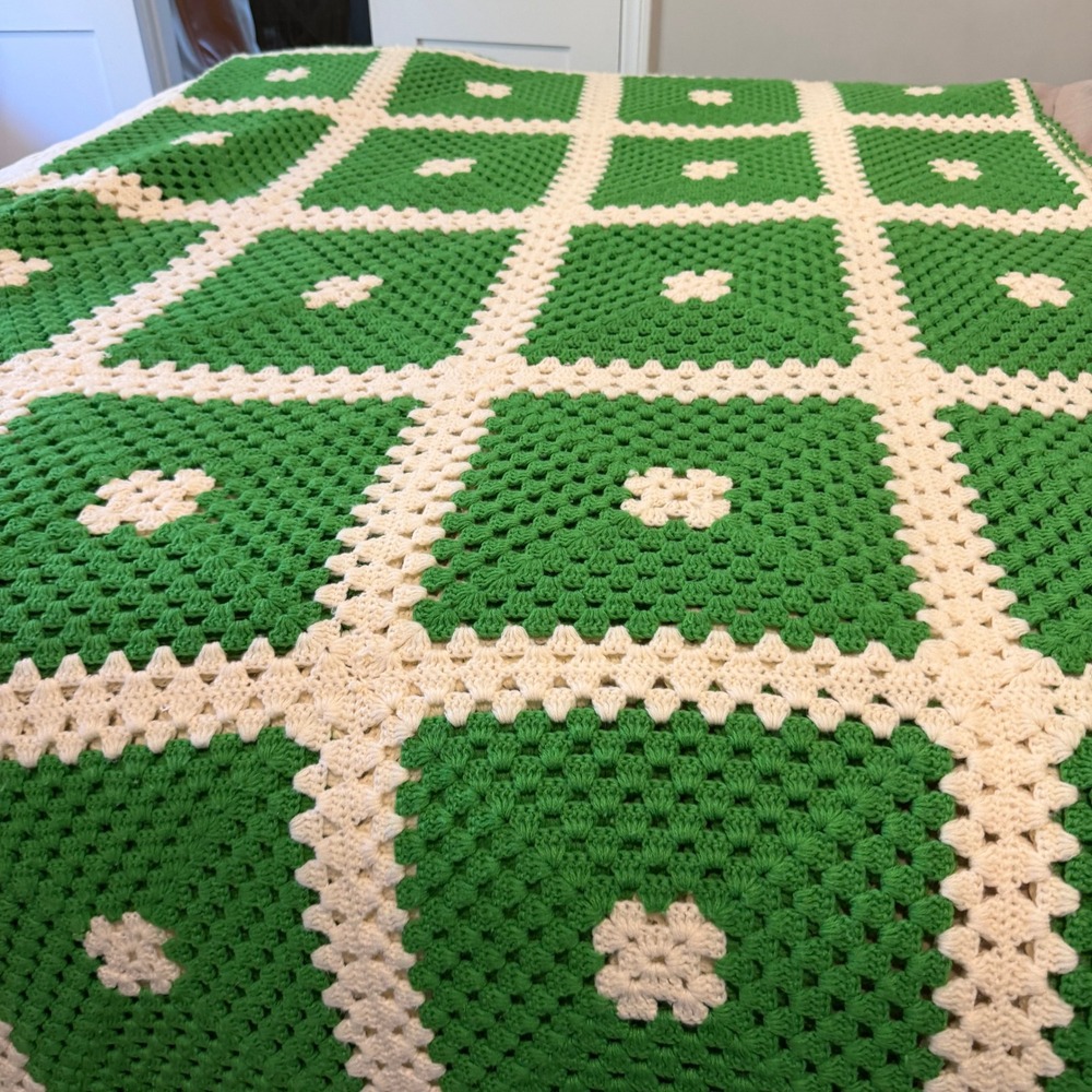 Vintage Handmade Crochet Granny Square Afghan Blanket Queen Green Cream Retro